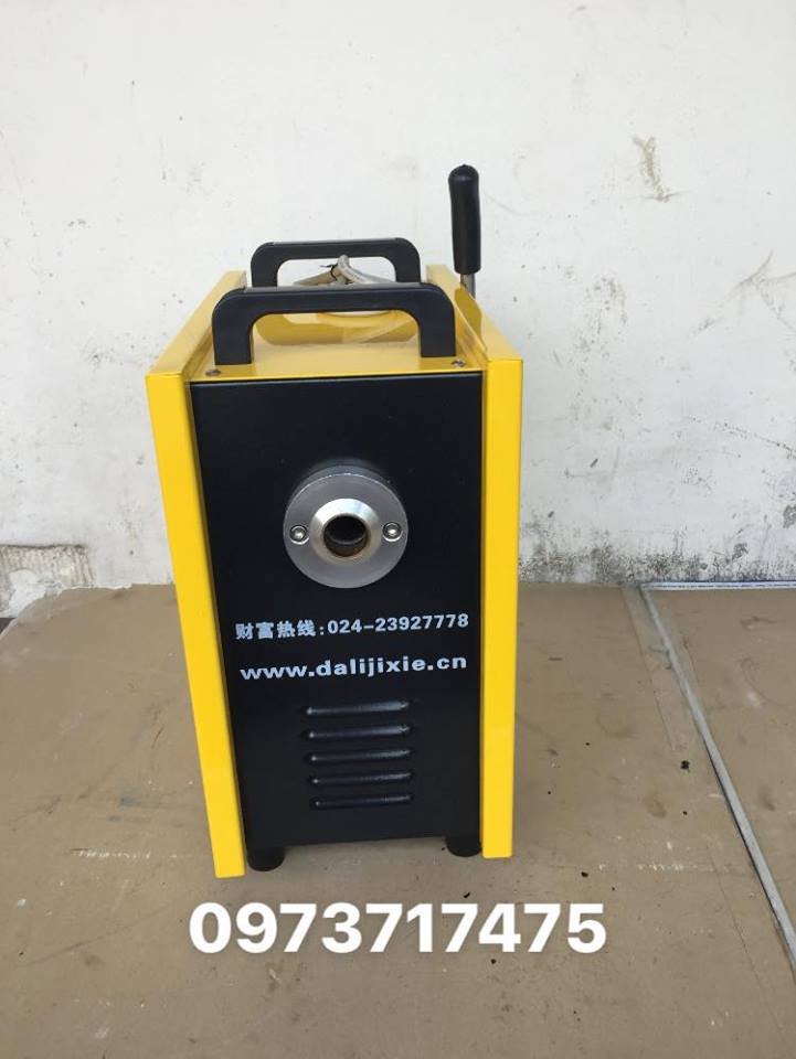 mặt trước của máy thông tắc công lò xo A96